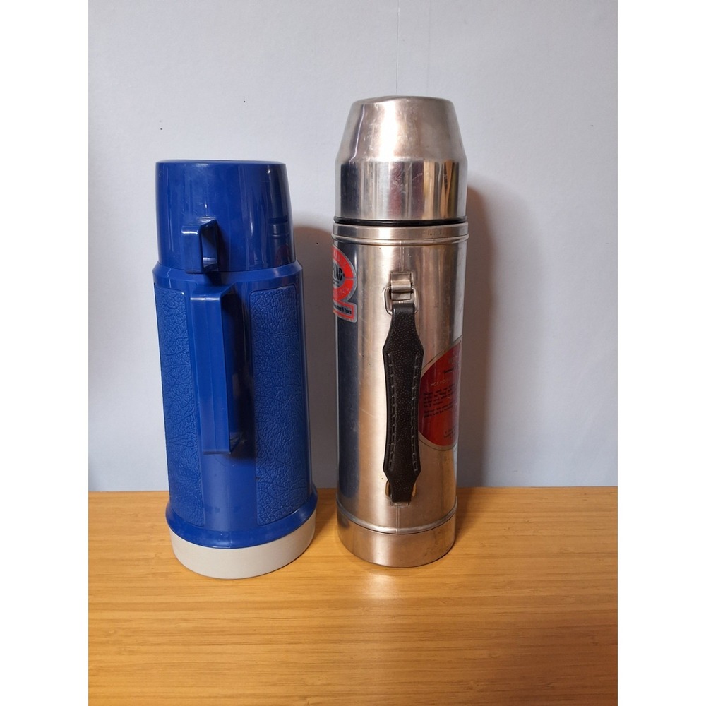 Vintage Pair Of Thermoses, Unbreakable Uno-Vac & Blue Plastic Thermos. Lot Of 2 - Picture 4 of 11